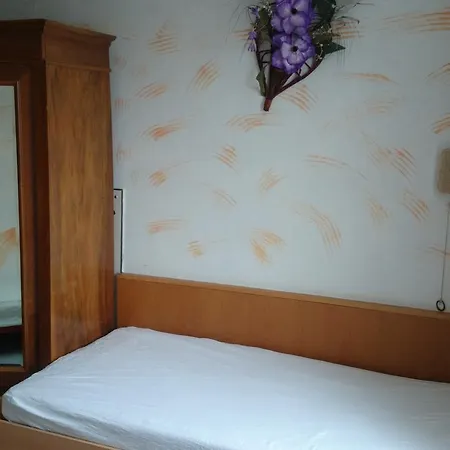 Estalagem Gasthaus Zur Post 2*